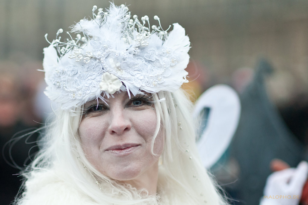 Fee in weiss
