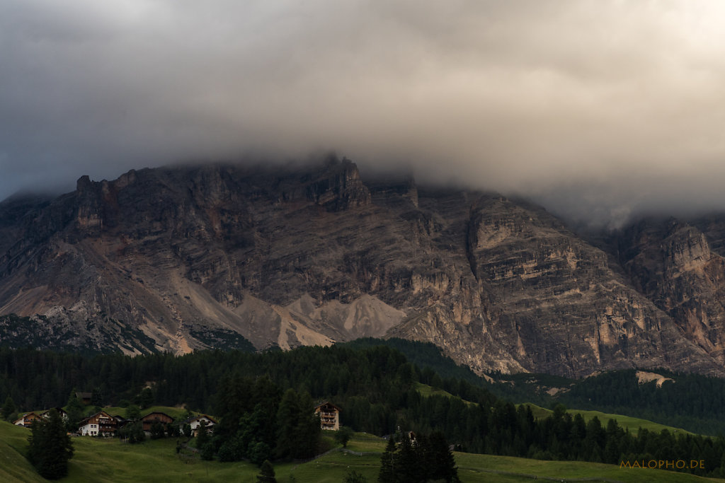 Berg in Wolken-3