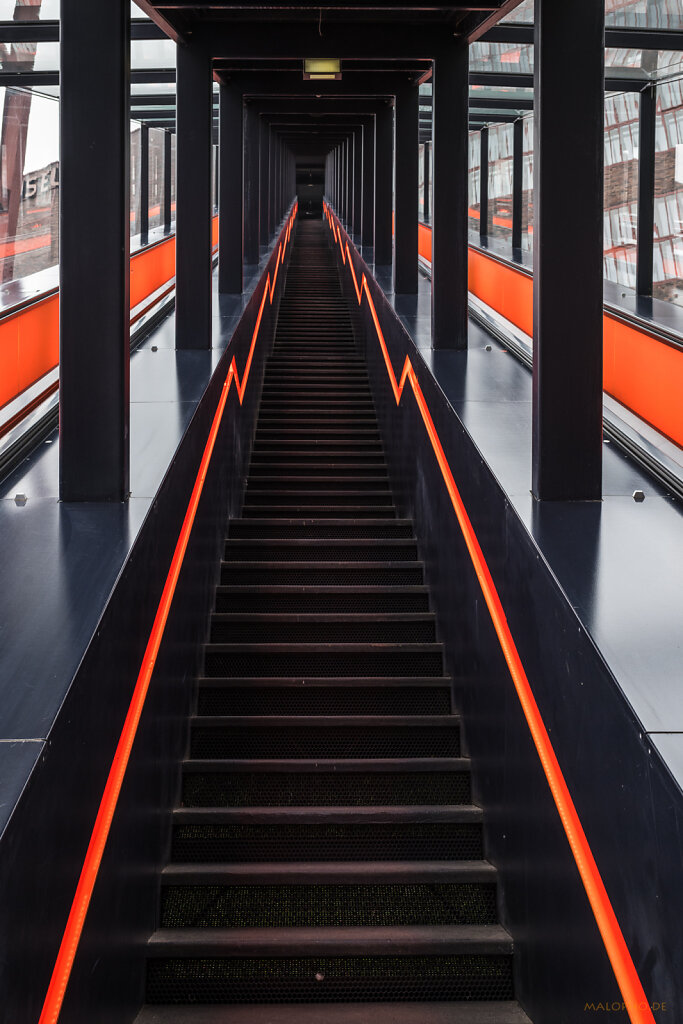 Treppe Orange I