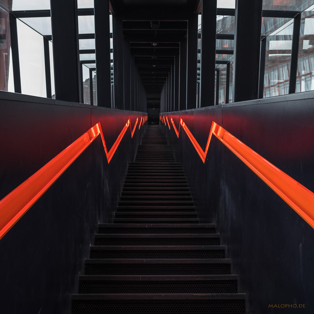 Treppe Orange III