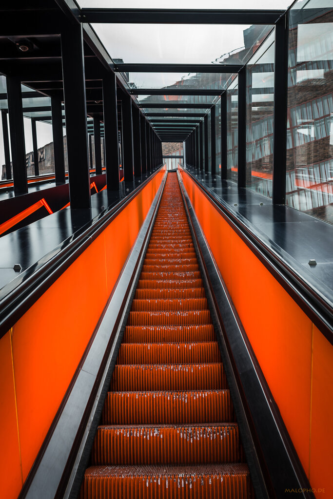 Rolltreppe Orange I